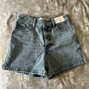 Hollister 90s Shorts NWT